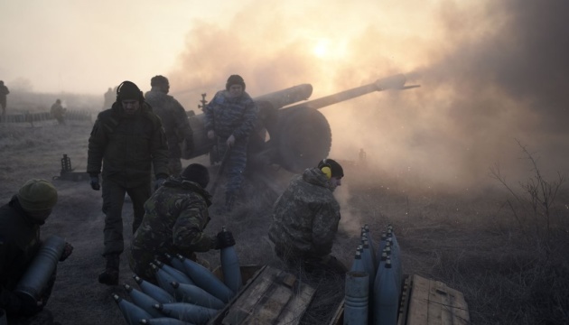 Donbass: Besatzer feuern auf Stellungen der Streitkräfte 117 verbotene Granaten ab