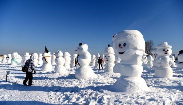 Un parc chinois est  habité par 2018 bonhommes de neige (photos, vidéo)