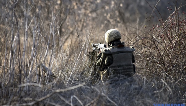 В АТО за добу 38 обстрілів: бойовики гатили з 120 і 82 мм мінометів