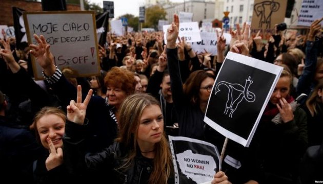У Варшаві пройшла акція проти посилення закону про аборти