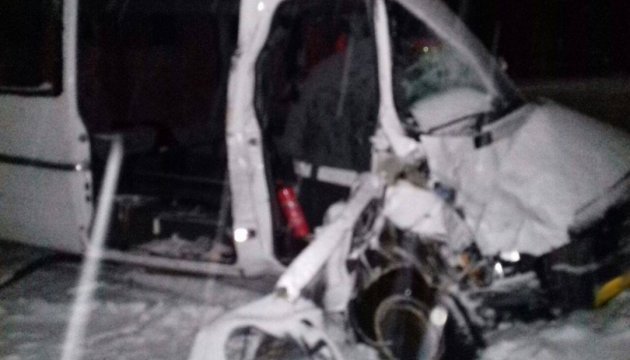 На Сумщині маршрутка зіткнулася з трактором, п'ятеро постраждалих