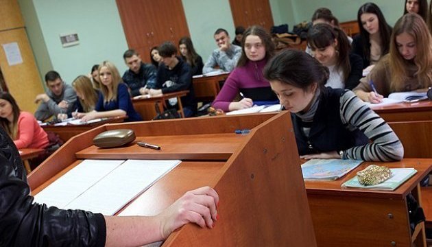 У двох медуніверситетах порушували мовний закон – російською викладали іноземцям