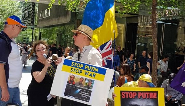 Les Ukrainiens d'Australie ont organisé une action de protestation « A bas le dictateur, arrêtez Poutine !» (photos)