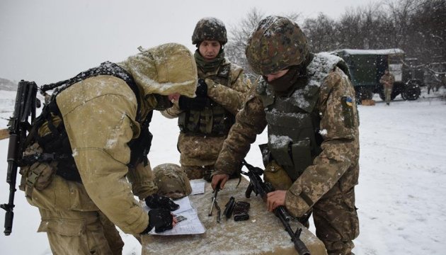 ATO: El enemigo realiza 12 ataques contra las posiciones ucranianas