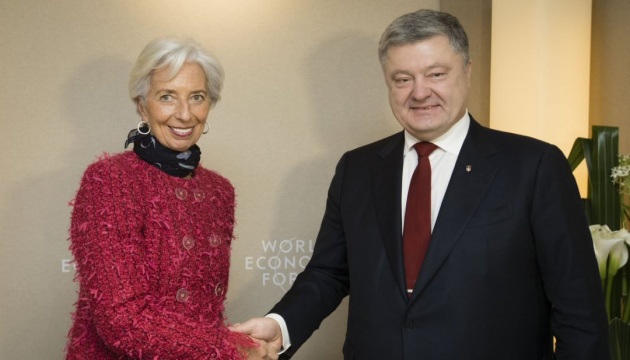 Poroshenko y Lagarde discutirán la economía y la inversión en Davos