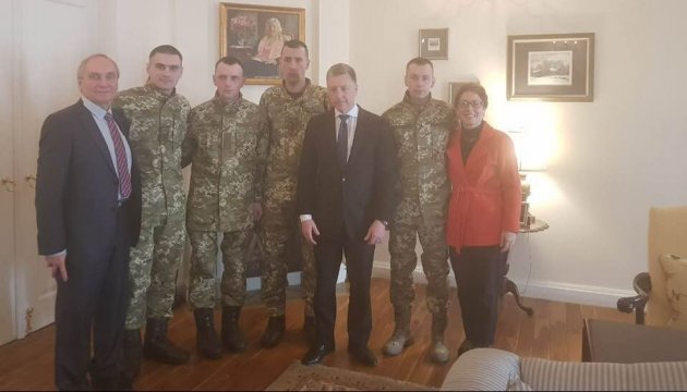 Released Ukrainian hostages brief Volker on torture in Donbas prisons 