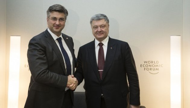 Порошенко обговорив із Пленковичем участь України в енергопроектах Хорватії Порошенко обговорив із Пленковичем участь України в енергопроектах Хорватії