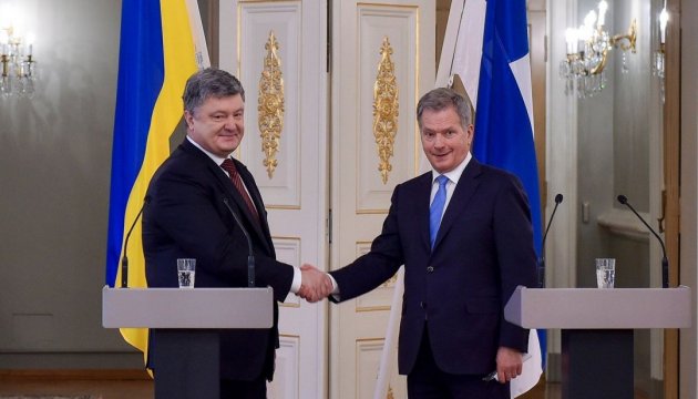 Порошенко поздравил Ниинисте с переизбранием на пост президента Финляндии Порошенко поздравил Ниинисте с переизбранием на пост президента Финляндии