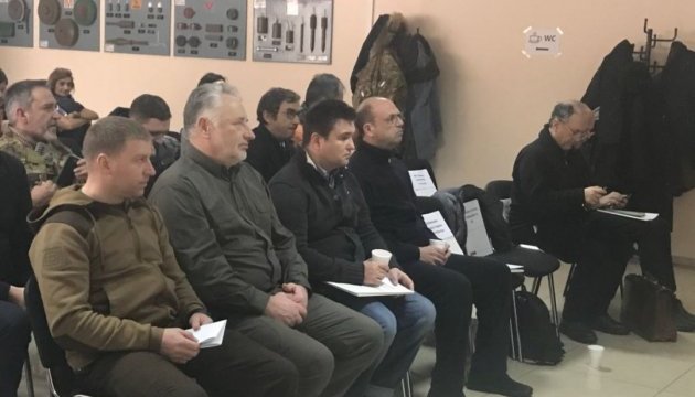 Klimkin, Alfano visit checkpoint in Donetsk region