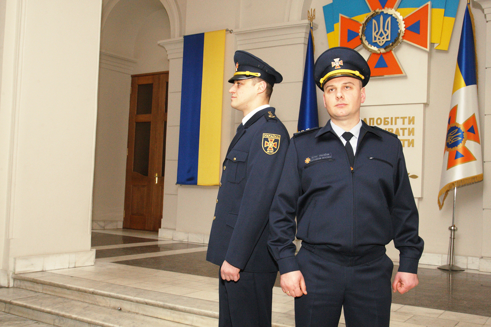  Українських рятувальників одягнуть у нову форму (ФОТО)