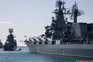россия усилила группировку в Черном море субмариной