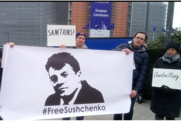 Activistas bielorrusos realizan una manifestación en apoyo a Súchchenko en Bruselas