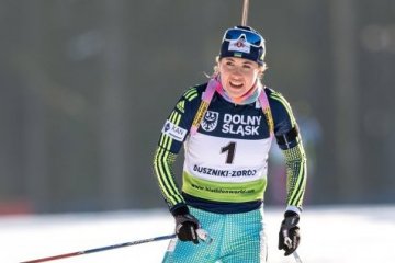 Dzhyma gana la plata en la carrera individual de la Copa del Mundo de Biatlón