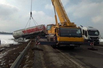 У Броварах перекинулась фура з 30 тоннами спирту