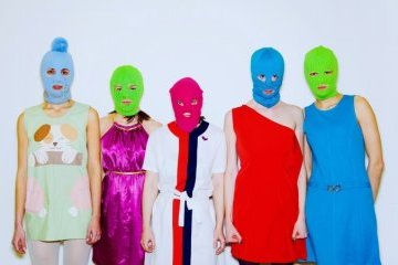 Затриманих у Криму учасників Pussy Riot відправили на наркоекспертизу