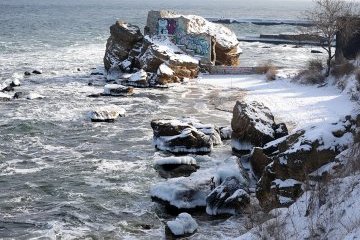 Черное и Азовское моря завтра накроет шторм