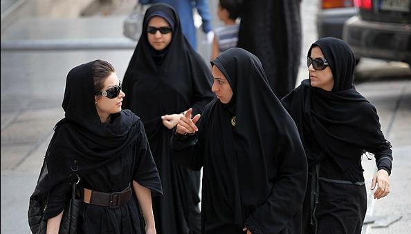 Влада Ірану обіцяє переглянути закон про обов’язкове носіння хіджабу