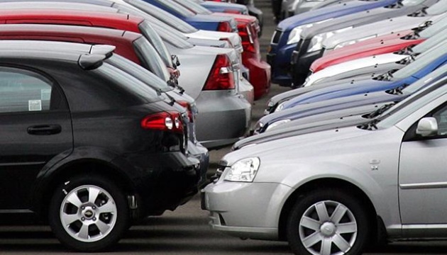 Мінфін передав комітетам Ради висновки щодо законопроєктів про розмитнення автівок
