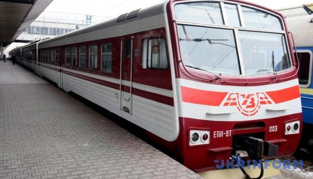 Укрзалізниця запровадила е-квитки для регіональних поїздів