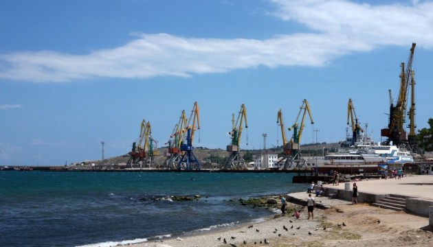 Суд арештував українське судно, яке незаконно заходило до Криму