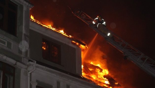 Пожежа у студентському гуртожитку Ужгорода: евакуювали 300 осіб