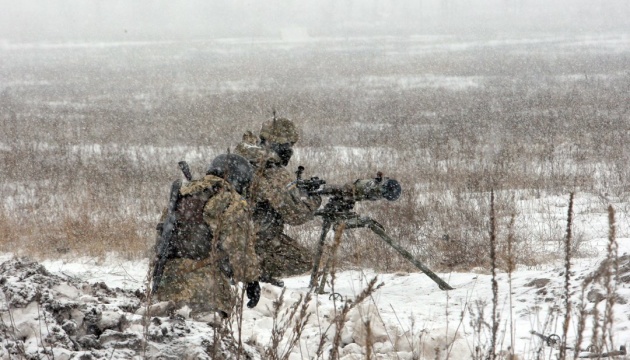 10 Angriffe des Feindes: Ein Soldat stirbt im Donbass
