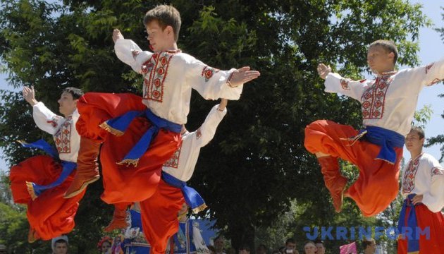 У Гаазі навчають українським танцям