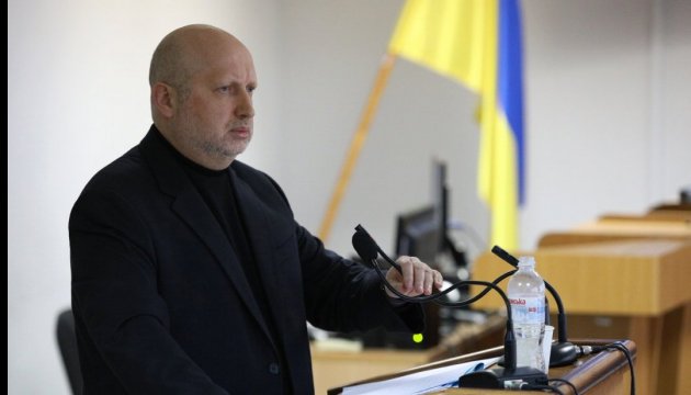 Turchynov califica de error histórico el desarme nuclear de Ucrania