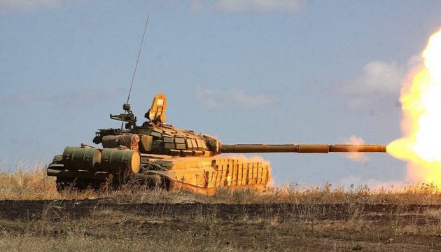 CCCC: Ocupantes rusos despliegan tanques cerca de la línea de contacto