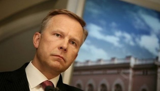 Затриманого за хабарі президента Центробанку Латвії відпустили під заставу
