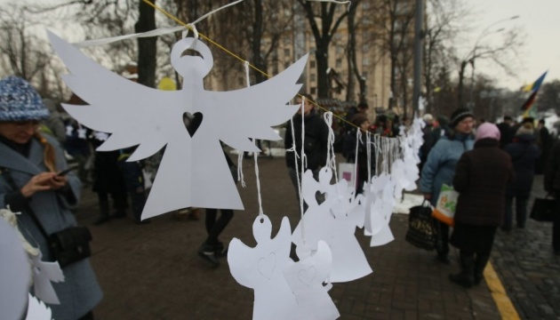 Акцією «Ангели пам’яті» вшанують Героїв Небесної Сотні у Франції