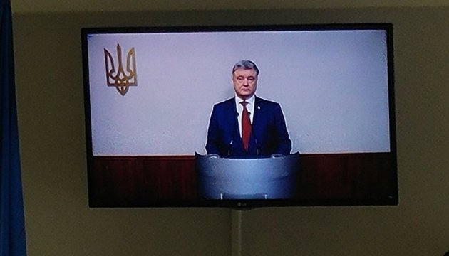 У справі про держзраду Януковича допитали Порошенка
