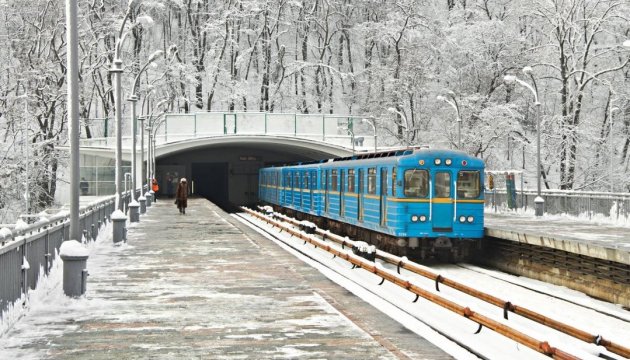 Як московська історична брехня у київському метро «катається»