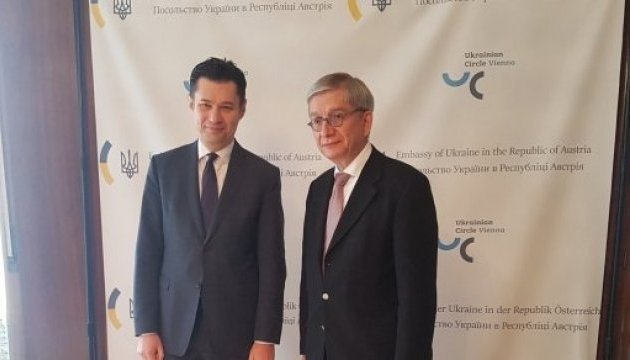 Президент СКУ у Відні обговорив поглиблення співпраці з українським посольством Президент СКУ у Відні обговорив поглиблення співпраці з українським посольством