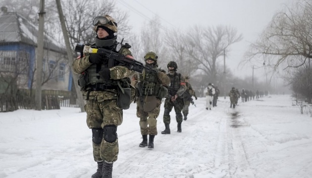 АТО: за добу - п'ять ворожих обстрілів, один боєць поранений