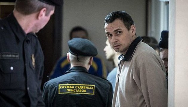 PEN America demands to release Sentsov