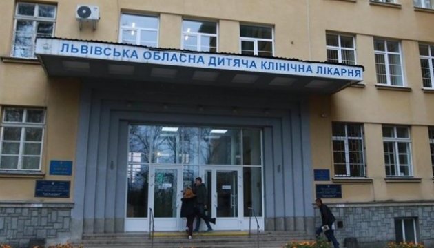 Волонтери зі США проінспектують 12 українських лікарень, яким надсилатимуть обладнання