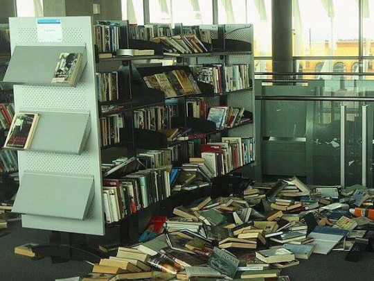 Українська бібліотека після обшуку