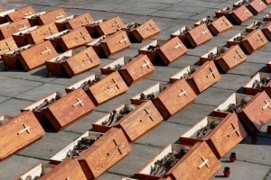 Огонь в ТРЦ, массовое перезахоронение и Вуйчич в Киеве