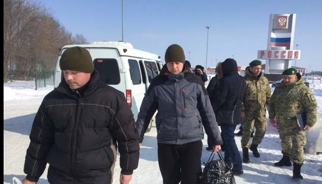 Dos presos del Kremlin regresan a Ucrania (Fotos)