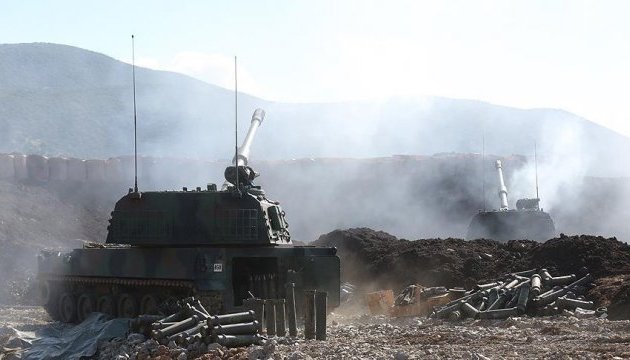 Туреччина перекидає додаткові війська до кордону з Сирією