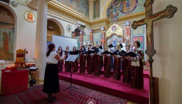 В українській церкві Парижа пройшов концерт на честь пам'яті Шевченка