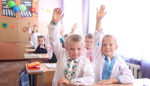 У школах Білорусі вивчатимуть українську мову