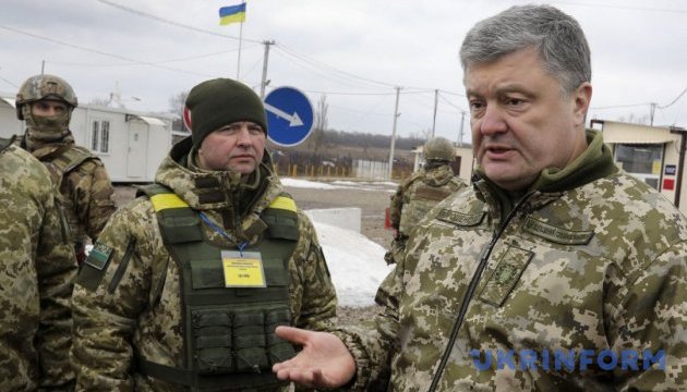Präsident Poroschenko besucht Ortschaften im ATO-Gebiet