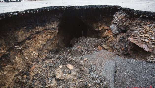 Провалля біля вінницького музею відкрило древні підземні ходи