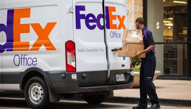 У США на складі FedEx вибухнула посилка