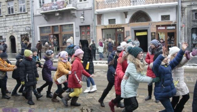 У Львові провели флешмоб на підтримку людей із синдромом Дауна