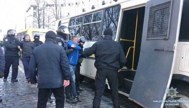 Після штовханини під Кабміном в поліцію забрали 7 протестувальників