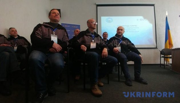 Українські полярники планують експедиції на обидва полюси