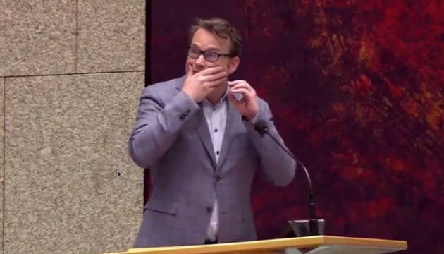 У парламенті Нідерландів намагався повіситись чоловік 